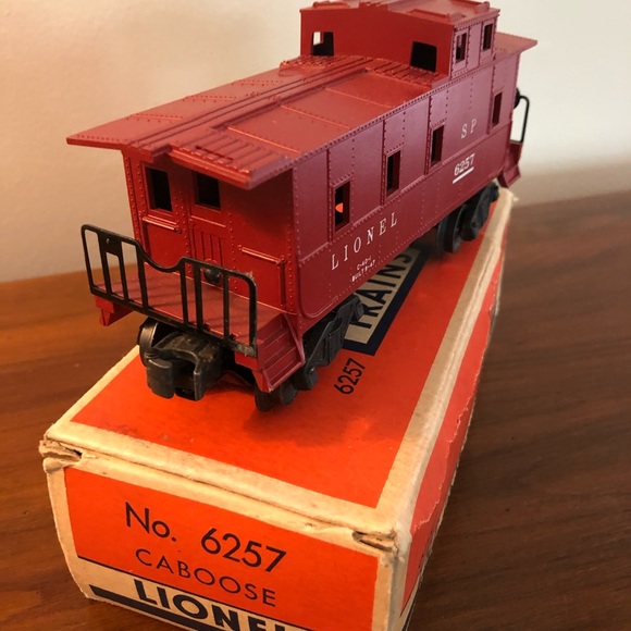 Lionel Caboose - Picture 3 of 3